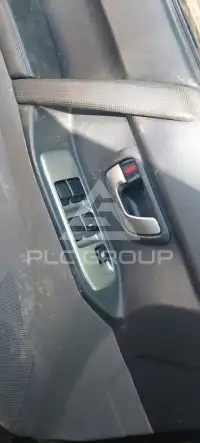 2005 Mitsubishi PAJARO
