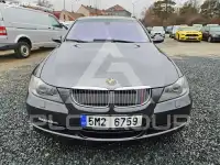 2005 BMW 330