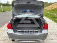 2009 BMW 330
