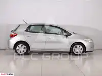 2011 Toyota AURIS