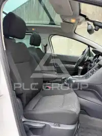 2011 Peugeot 5008