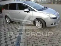 2011 Peugeot 5008