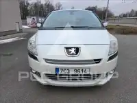 2013 Peugeot 5008