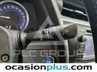 2015 Toyota AURIS