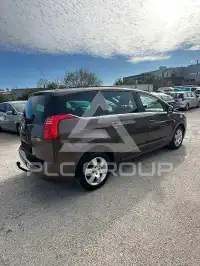 2015 Peugeot 5008
