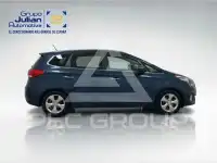 2015 KIA Carens