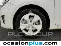 2015 KIA Carens