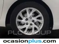 2016 Toyota AURIS