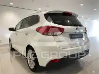 2016 KIA Carens