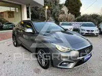 2017 Infinity Q30