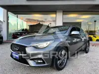 2017 Infinity Q30