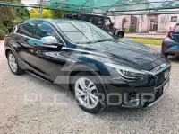 2017 Infinity Q30