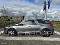 2017 Volvo V40