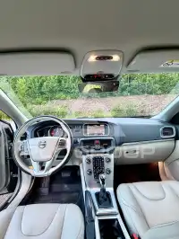 2017 Volvo V40
