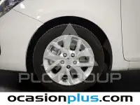 2017 KIA Carens