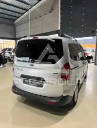 2017 Ford Tourneo