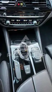 2019 BMW 523