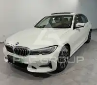 2019 BMW 330