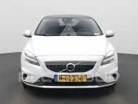 2020 Volvo V40