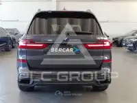 2021 BMW X7