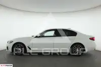 2022 BMW 523