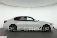 2022 BMW 523