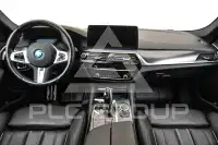 2022 BMW 523