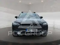 2022 Volvo V90