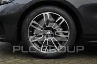 2024 BMW 523