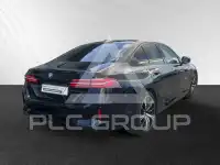 2024 BMW 523