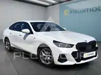 2024 BMW 523