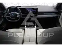 2024 BMW 523