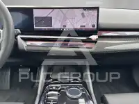 2025 BMW 523