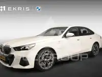 2025 BMW 523