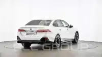 2025 BMW 523