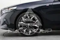 2025 BMW 523