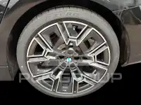 2025 BMW 523