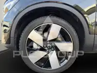 2025 Volvo EX 40