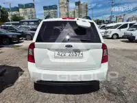 2008 KIA Carens