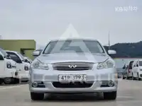 2010 Infinity M30