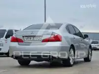 2010 Infinity M30