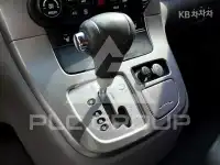 2012 KIA Carnival
