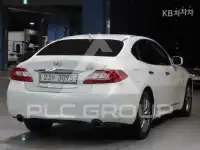 2013 Infinity M30