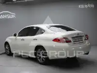2013 Infinity M30