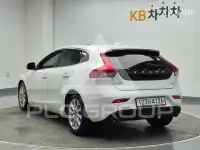 2016 Volvo V40