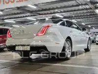 2016 Jaguar XJ
