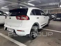 2017 KIA Niro