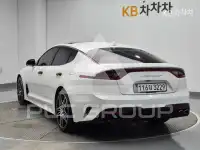 2017 KIA Stinger