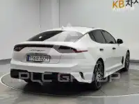 2017 KIA Stinger