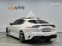 2017 KIA Stinger